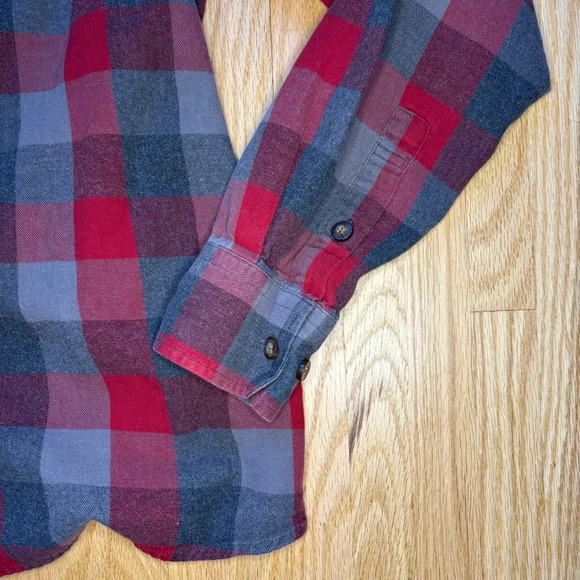 Wind River | Modern Fit Black & Red Plaid 100% Cotton ButtonUp Long Sleeve Shirt - Picture 4 of 8